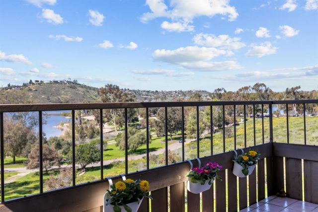 5704 BALTIMORE DRIVE 325, La Mesa, CA 91942