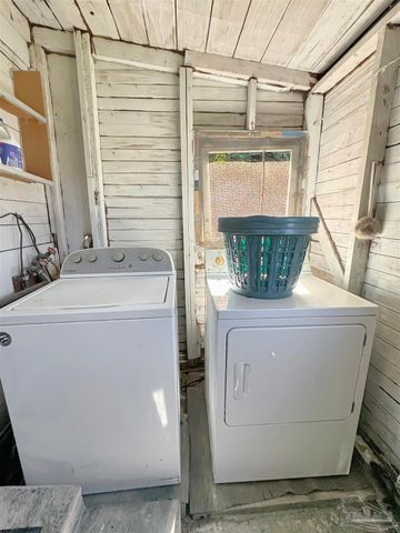 3020 Woodbury Cir, Cantonment, FL 32533
