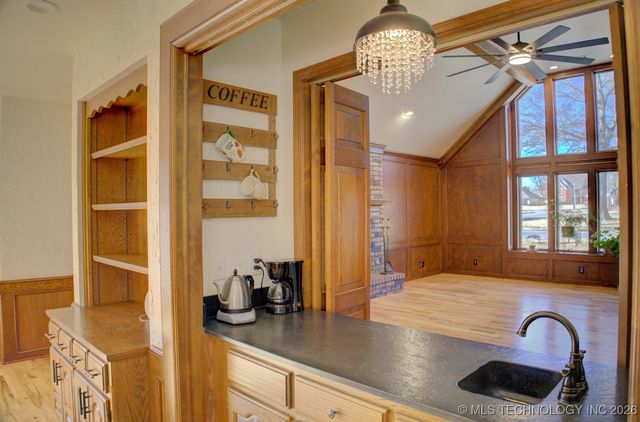 8637 S 73rd East Avenue, Tulsa, OK 74133