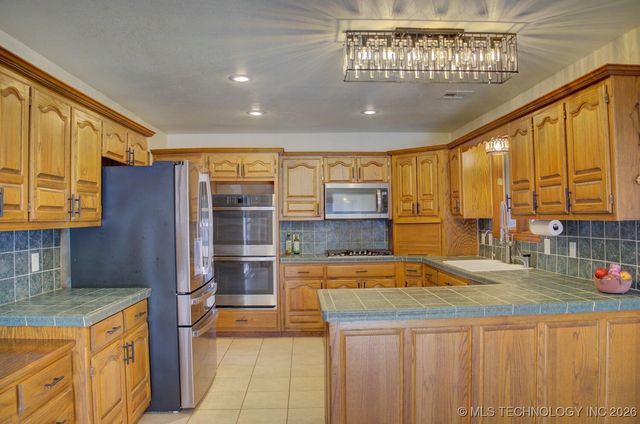 8637 S 73rd East Avenue, Tulsa, OK 74133