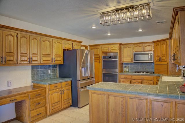 8637 S 73rd East Avenue, Tulsa, OK 74133