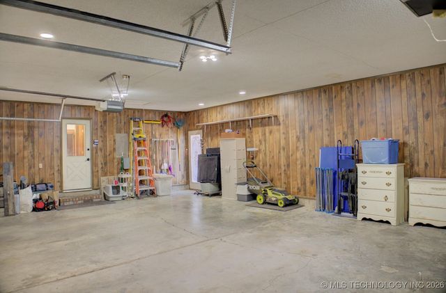 8637 S 73rd East Avenue, Tulsa, OK 74133