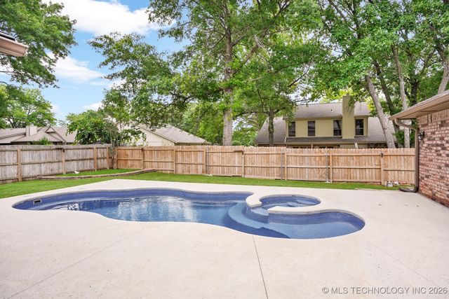 8637 S 73rd East Avenue, Tulsa, OK 74133