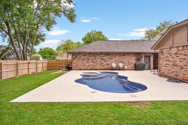 8637 S 73rd East Avenue, Tulsa, OK 74133