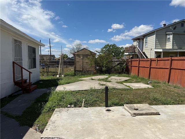 1816 Elizabeth St, Corpus Christi, TX 78404