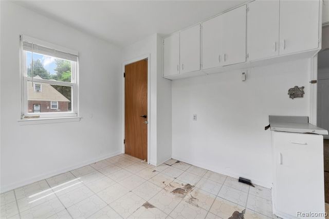 12000 Bramell, Redford, MI 48239