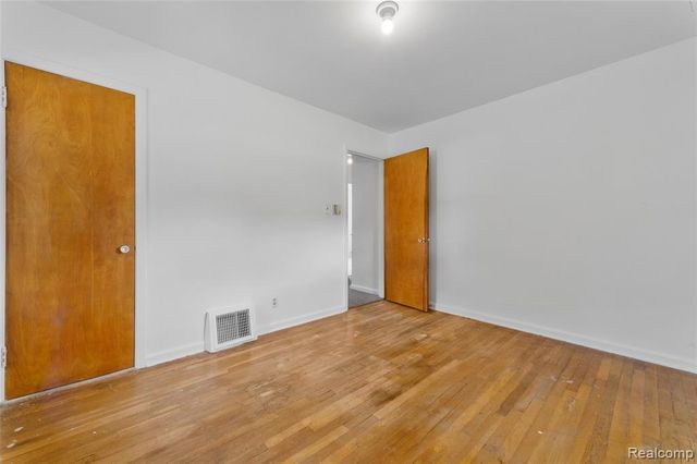 12000 Bramell, Redford, MI 48239