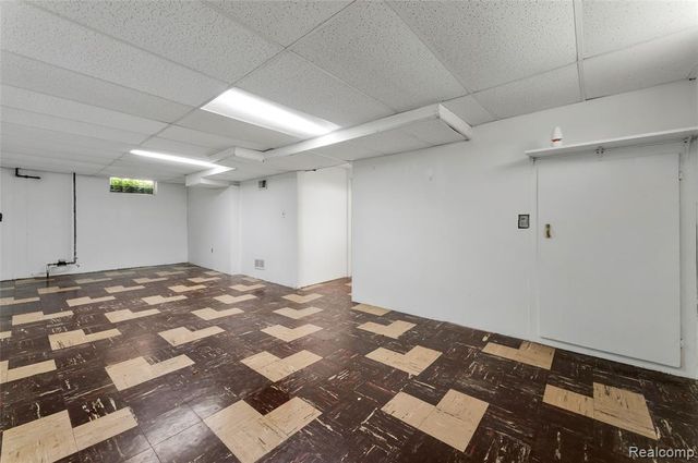 12000 Bramell, Redford, MI 48239