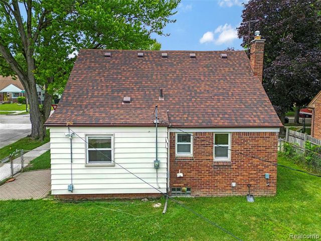 12000 Bramell, Redford, MI 48239