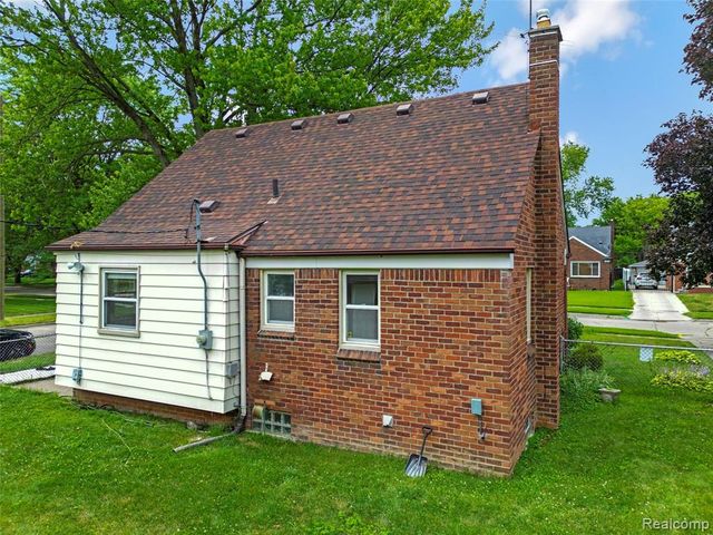 12000 Bramell, Redford, MI 48239