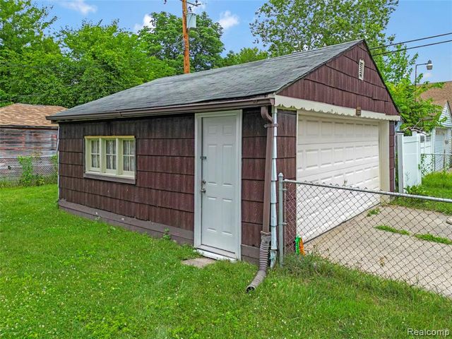 12000 Bramell, Redford, MI 48239