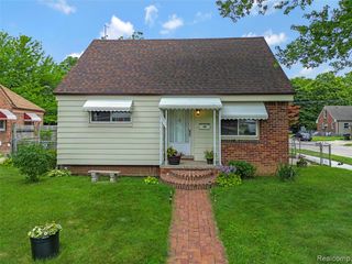 12000 Bramell, Redford, MI 48239