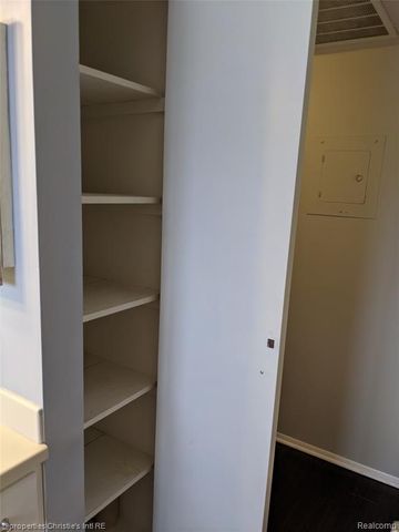 1514 Normandy Road 203, Royal Oak, MI 48073