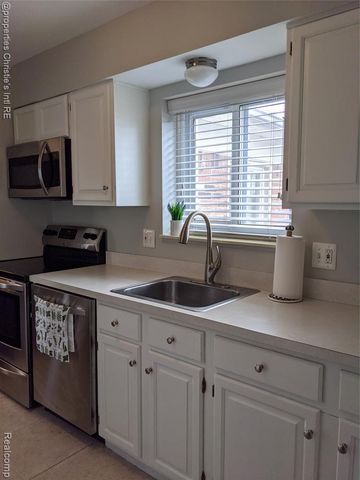 1514 Normandy Road 203, Royal Oak, MI 48073