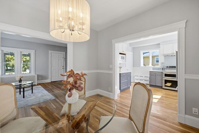 18 Middle St, Lexington, MA 02421