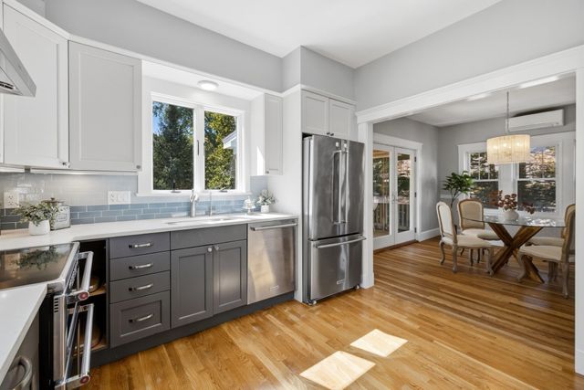 18 Middle St, Lexington, MA 02421
