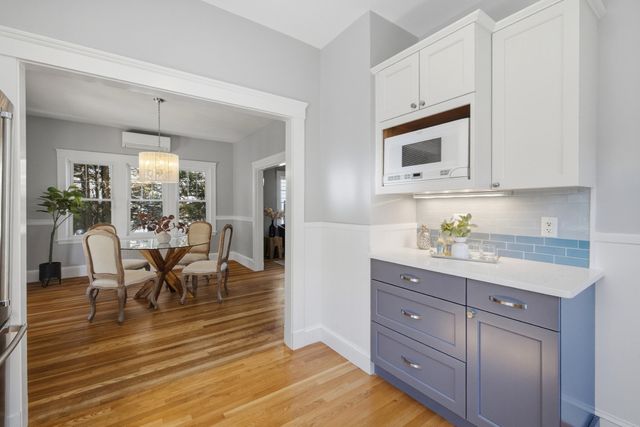 18 Middle St, Lexington, MA 02421