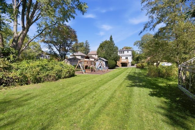 18 Middle St, Lexington, MA 02421