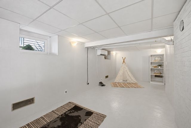 18 Middle St, Lexington, MA 02421
