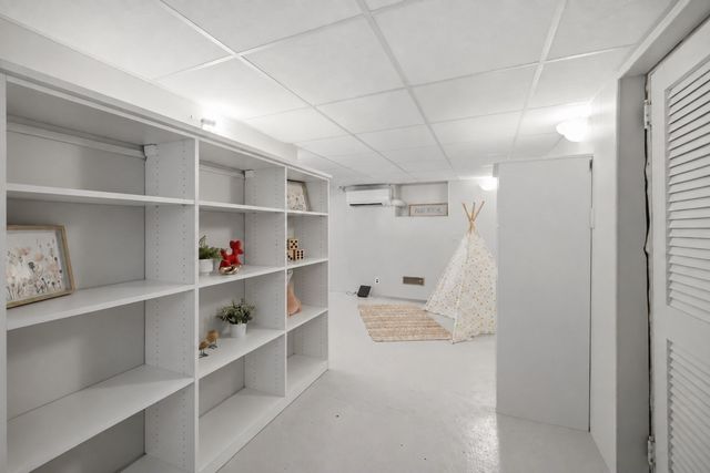 18 Middle St, Lexington, MA 02421