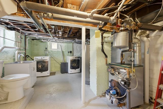 18 Middle St, Lexington, MA 02421