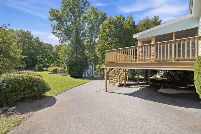 18 Middle St, Lexington, MA 02421