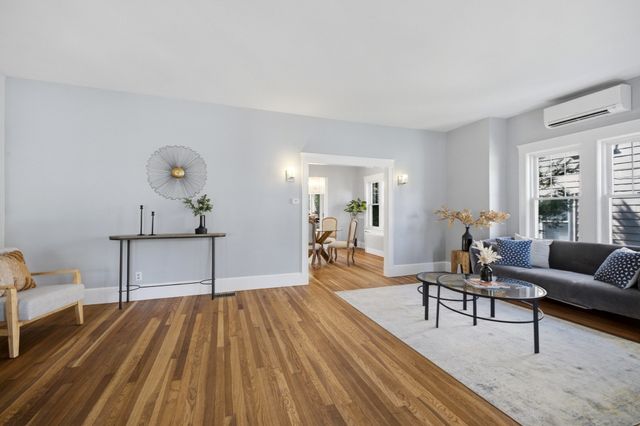 18 Middle St, Lexington, MA 02421
