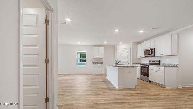 2152 Shenandoah Boulevard, Chipley, FL 32428