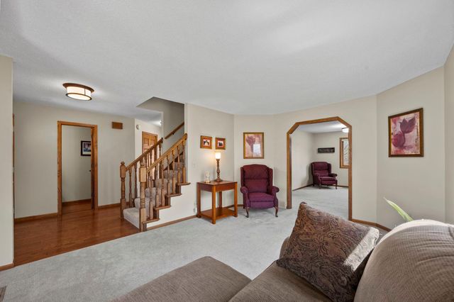 2664 Borden Court, Inver Grove Heights, MN 55076