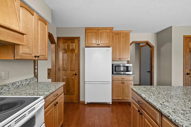 2664 Borden Court, Inver Grove Heights, MN 55076