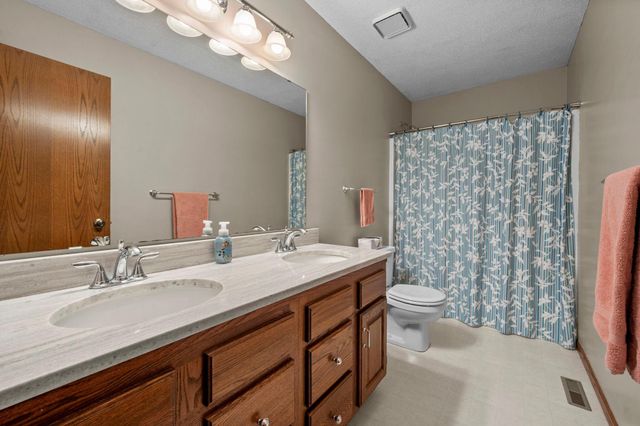 2664 Borden Court, Inver Grove Heights, MN 55076