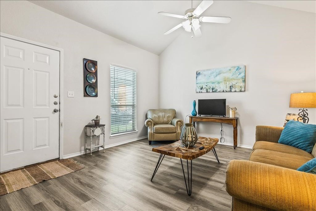 115 Collett, Weatherford, TX 76088