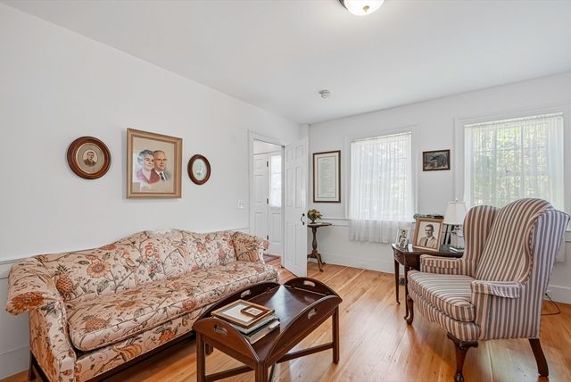 236 Mendon St, Upton, MA 01568