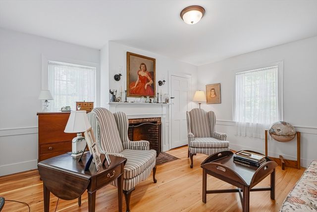 236 Mendon St, Upton, MA 01568