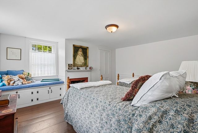 236 Mendon St, Upton, MA 01568