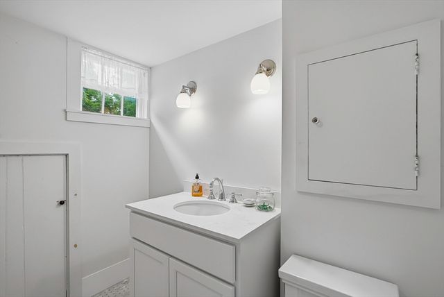 236 Mendon St, Upton, MA 01568