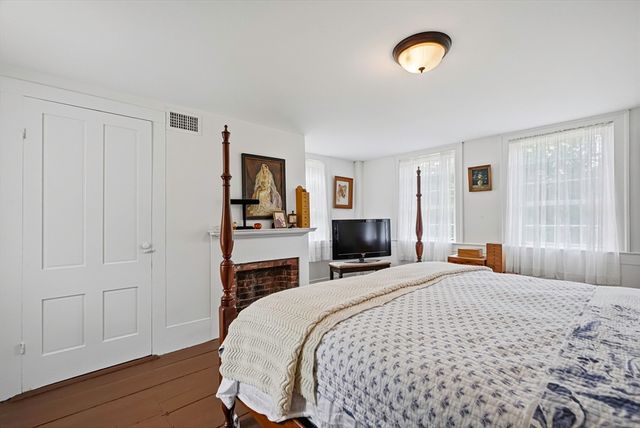 236 Mendon St, Upton, MA 01568
