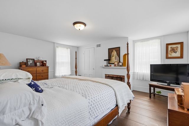 236 Mendon St, Upton, MA 01568