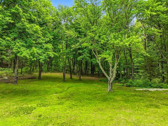 236 Mendon St, Upton, MA 01568