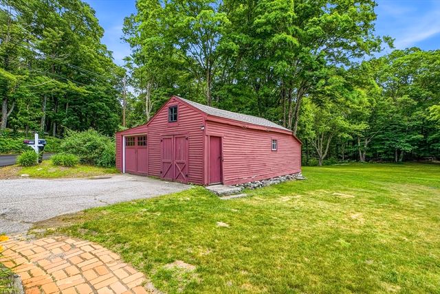 236 Mendon St, Upton, MA 01568