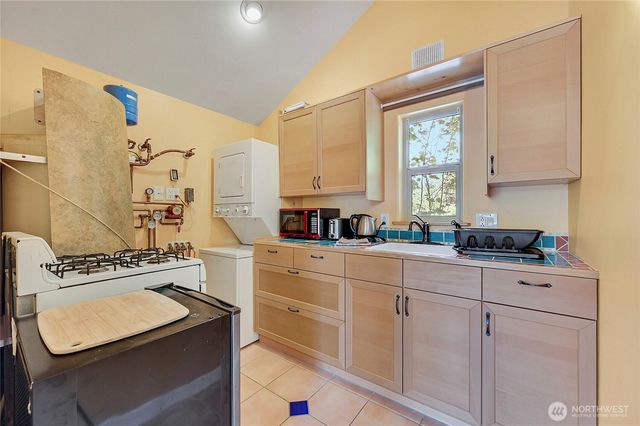 1673 Woodland Drive, Port Townsend, WA 98368