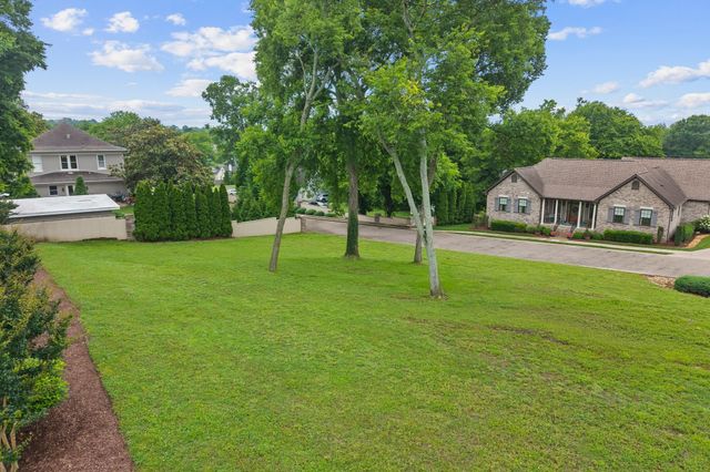 704 Halcyon Way, Columbia, TN 38401