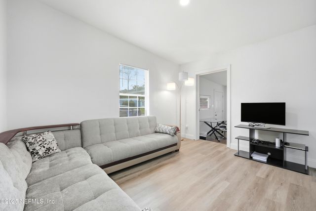 10303 WESTMAR Road, Jacksonville, FL 32218