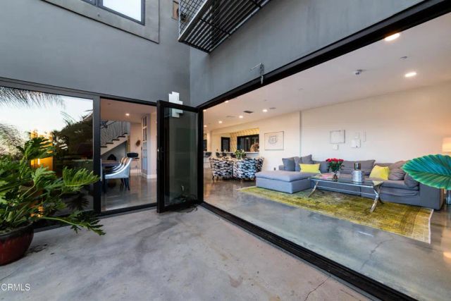 1411 Edgehill Place, Pasadena, CA 91103