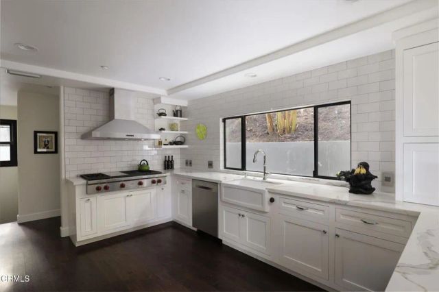 1411 Edgehill Place, Pasadena, CA 91103
