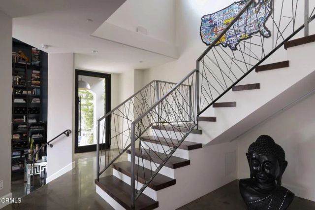 1411 Edgehill Place, Pasadena, CA 91103