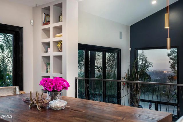 1411 Edgehill Place, Pasadena, CA 91103