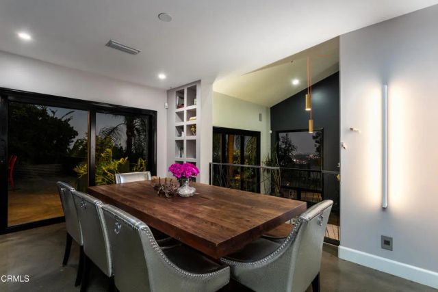 1411 Edgehill Place, Pasadena, CA 91103
