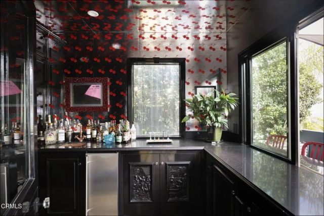 1411 Edgehill Place, Pasadena, CA 91103
