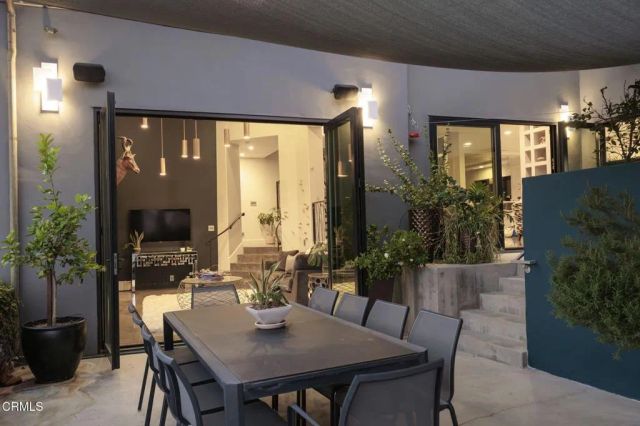 1411 Edgehill Place, Pasadena, CA 91103